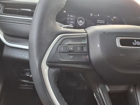 Used 2023 Jeep Grand Cherokee L Laredo AWD/4WD image 21