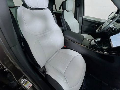 Used 2024 Land Rover Range Rover Sport Dynamic SE image 30