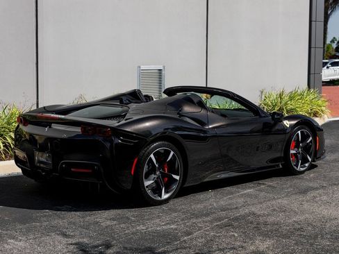 Used 2022 Ferrari SF90 Spider image 5