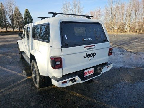 Used 2023 Jeep Gladiator Overland image 3