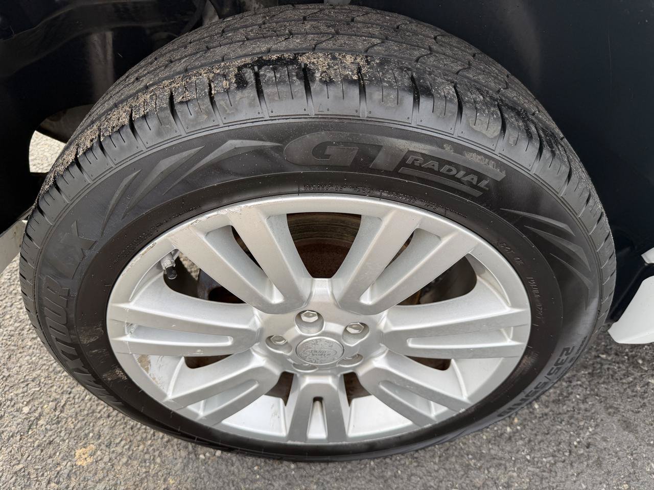 Used 2015 Land Rover LR2 AWD/4WD image 5