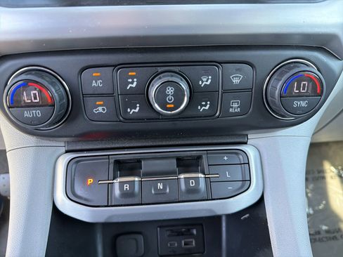 Used 2020 GMC Acadia SLT w/ Driver Alert Package II image 6