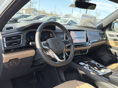 New 2026 Volkswagen Atlas Cross Sport SE image 10