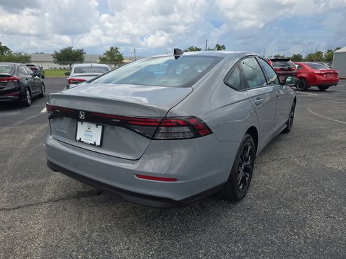 Certified 2025 Honda Accord SE image 4