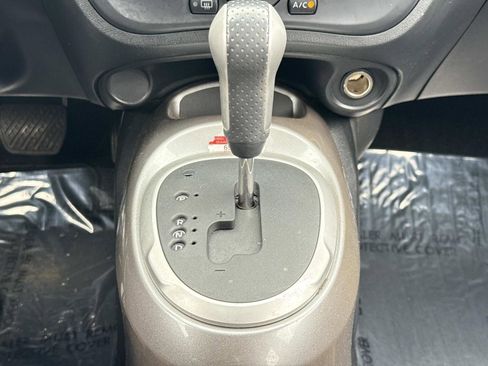 Used 2012 Nissan Juke S image 11