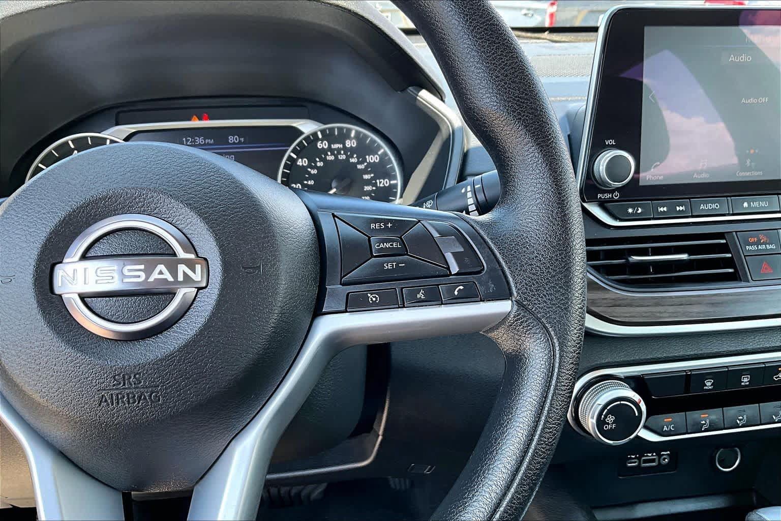 Used 2025 Nissan Altima 2.5 SV FWD image 24