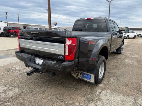 Used 2022 Ford F350 Platinum w/ FX4 Off-Road Package image 7