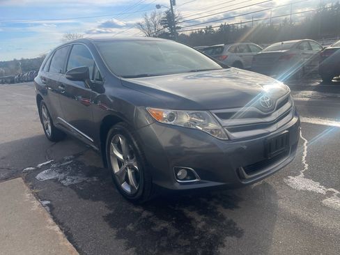 Used 2014 Toyota Venza XLE image 3