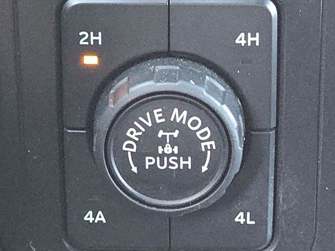 Used 2022 Ford F150 Lariat w/ Equipment Group 502A High AWD/4WD image 5