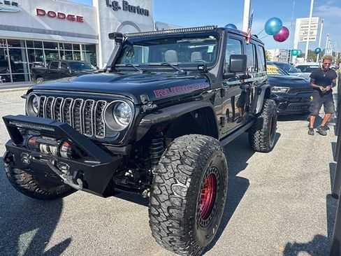 Used 2024 Jeep Wrangler Unlimited Rubicon AWD/4WD image 23