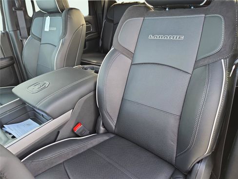 New 2026 RAM 2500 Laramie AWD/4WD image 16