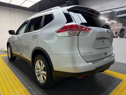 Used 2016 Nissan Rogue SV image 4