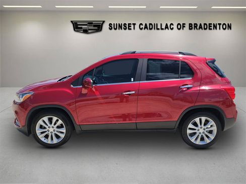 Used 2020 Chevrolet Trax Premier FWD image 7