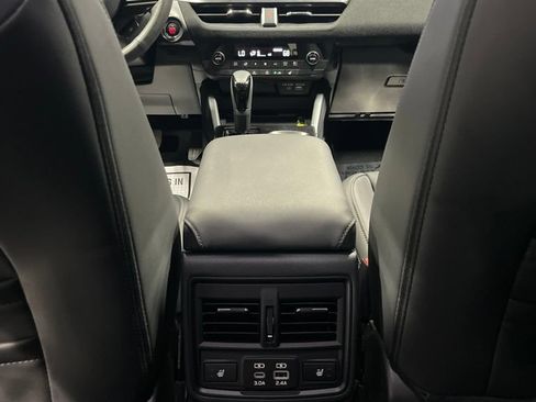 Used 2026 Subaru Outback Limited AWD/4WD image 32