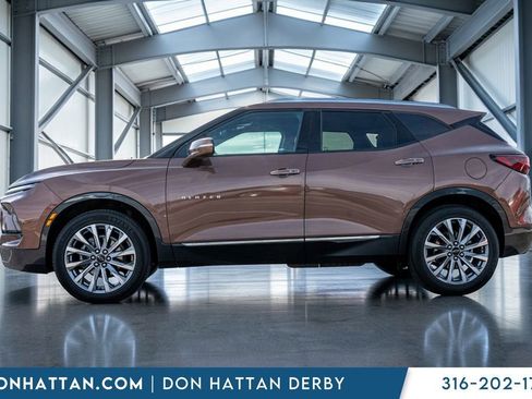 Used 2024 Chevrolet Blazer Premier AWD/4WD image 2