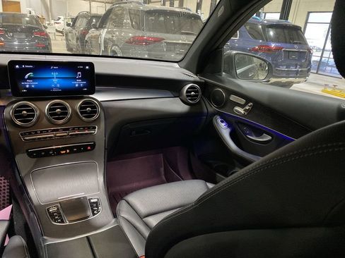Certified 2022 Mercedes-Benz GLC 300 4MATIC image 4