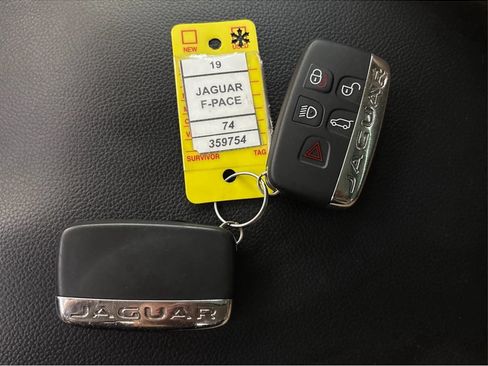 Used 2019 Jaguar F-PACE Premium AWD/4WD image 40