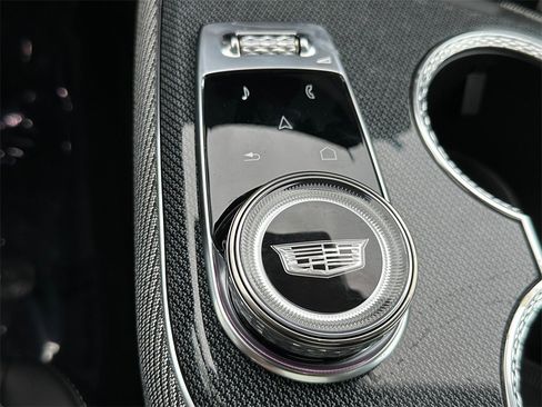 New 2025 Cadillac Optiq Luxury 2 image 30
