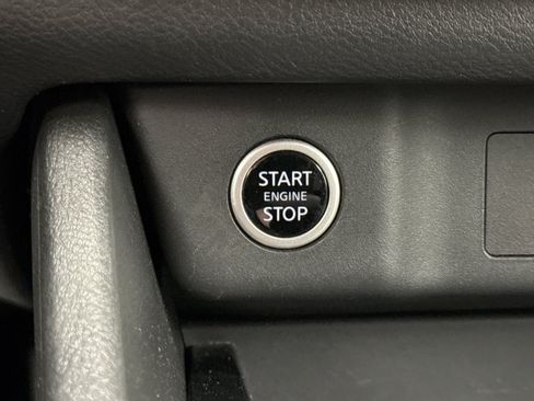 Used 2023 Nissan Rogue SV AWD/4WD image 22