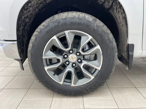 New 2026 Chevrolet Silverado 1500 LT AWD/4WD image 7