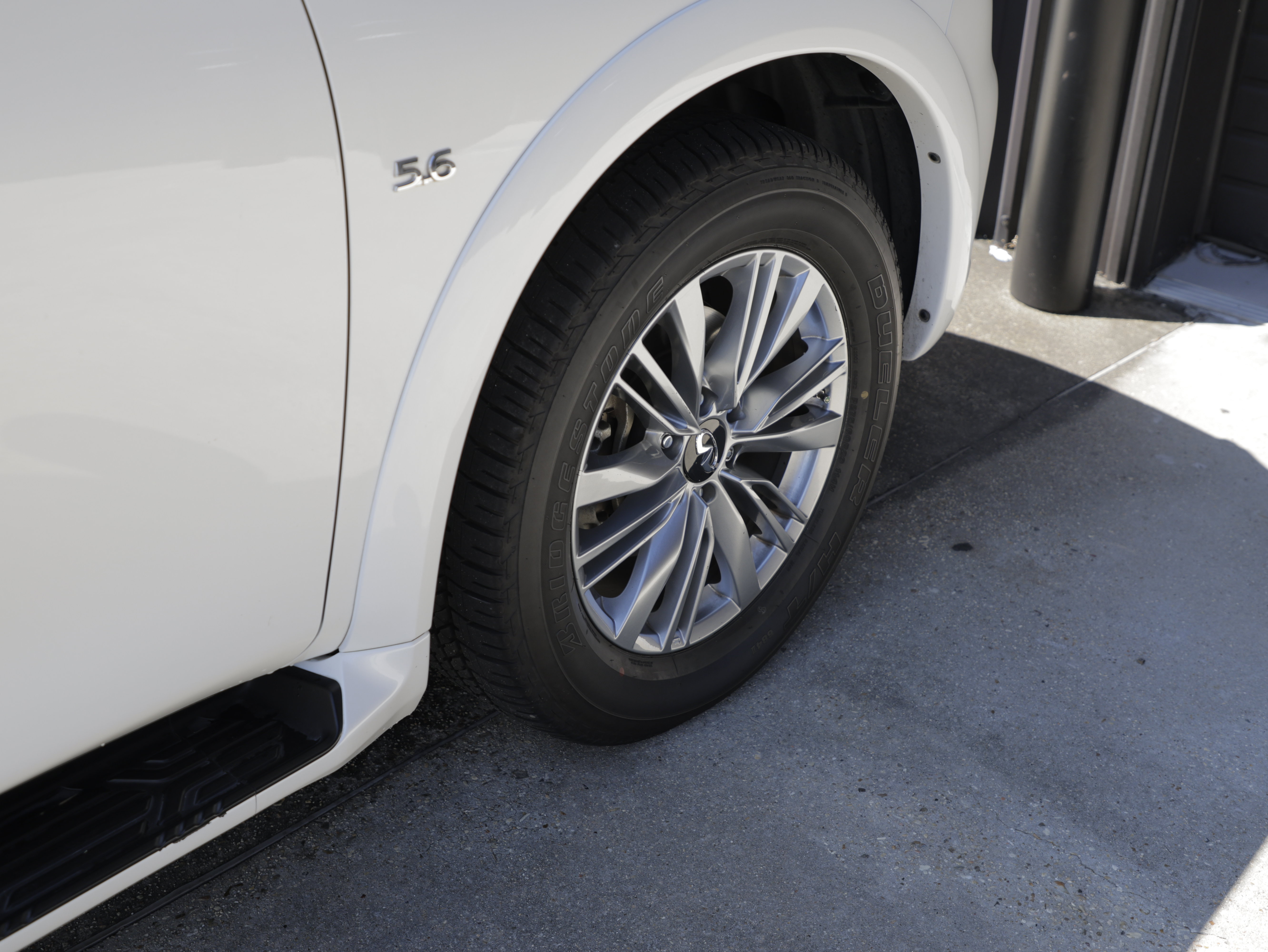 Used 2019 INFINITI QX80 Luxe w/ All-Season Package RWD image 11