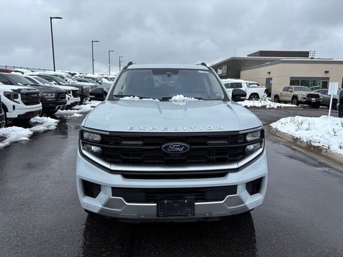 Used 2025 Ford Expedition Platinum AWD/4WD image 3