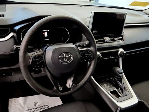 Used 2025 Toyota RAV4 XLE AWD/4WD image 24