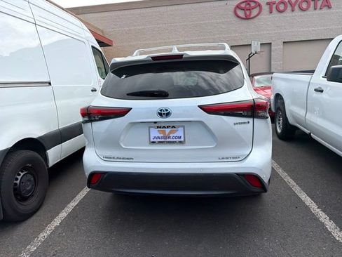 Used 2023 Toyota Highlander Limited AWD/4WD image 8