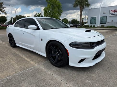 Used 2019 Dodge Charger SRT Hellcat w/ Navigation & Travel Group RWD image 7