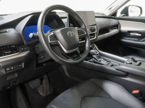 Used 2024 Toyota Grand Highlander Platinum image 22