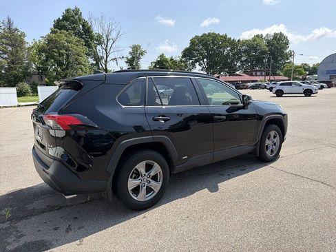Used 2025 Toyota RAV4 XLE w/ Convenience Package AWD/4WD image 4