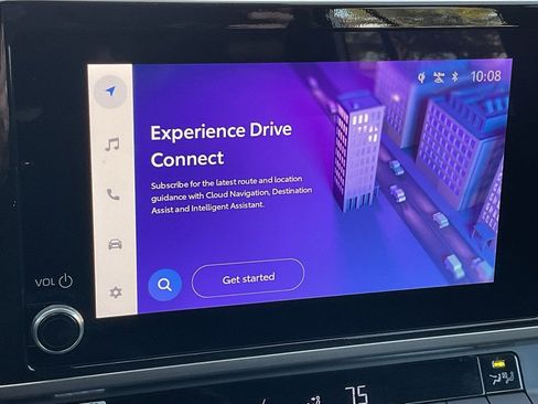 Used 2025 Toyota Camry SE image 30