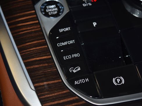 New 2026 BMW X7 M60i image 15