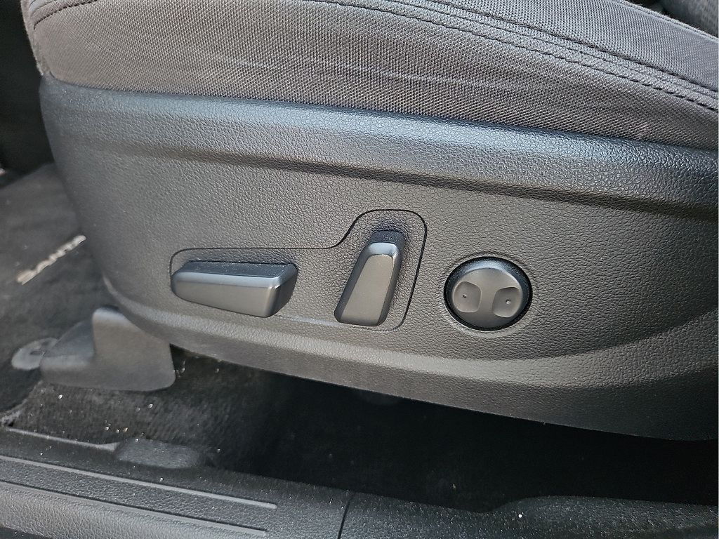 Used 2023 Hyundai Santa Fe SEL FWD image 14