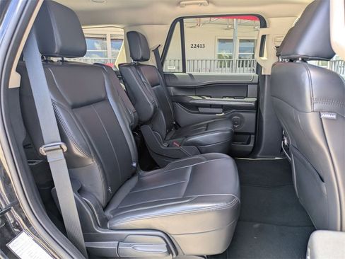 Used 2023 Ford Expedition XLT image 29