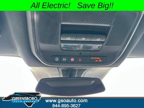 Used 2024 Chevrolet Blazer EV LT AWD/4WD image 35
