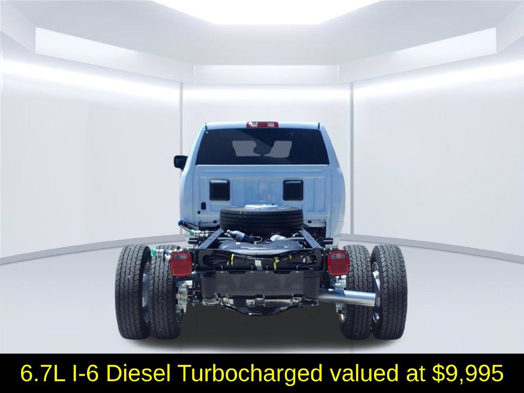 New 2026 RAM 5500 Tradesman w/ Chrome Appearance Group AWD/4WD image 2