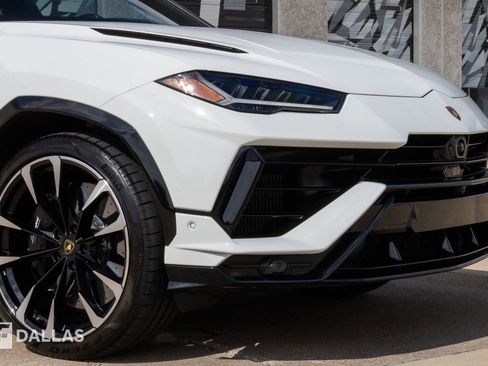 Used 2024 Lamborghini Urus S image 2