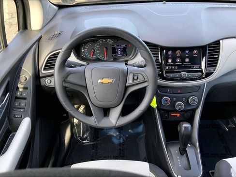 Used 2020 Chevrolet Trax LS image 5