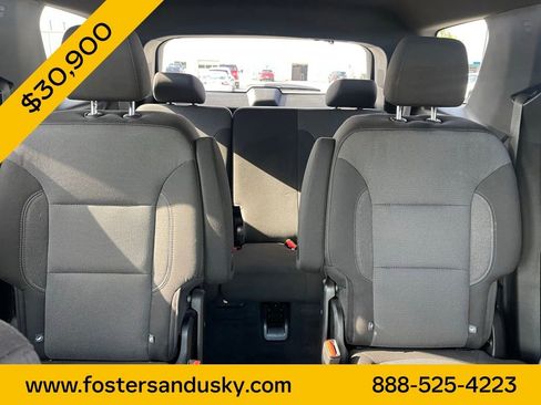 Used 2023 Chevrolet Traverse LT FWD image 12
