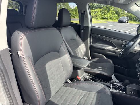 Used 2025 Mitsubishi Outlander Sport ES AWD/4WD image 35