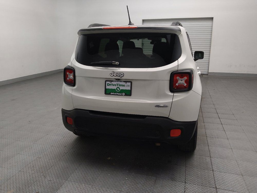Used 2017 Jeep Renegade Latitude FWD image 7