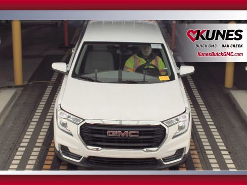 Used 2024 GMC Terrain SLE image 20