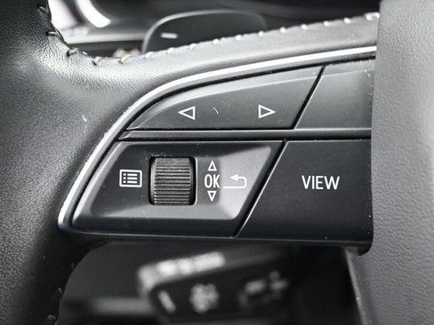 Used 2019 Audi Q8 Premium image 18