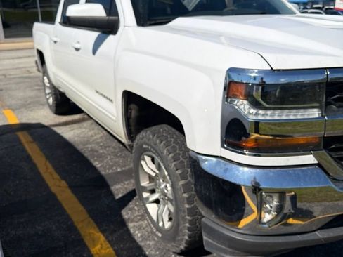 Used 2018 Chevrolet Silverado 1500 LT w/ All Star Edition AWD/4WD image 5