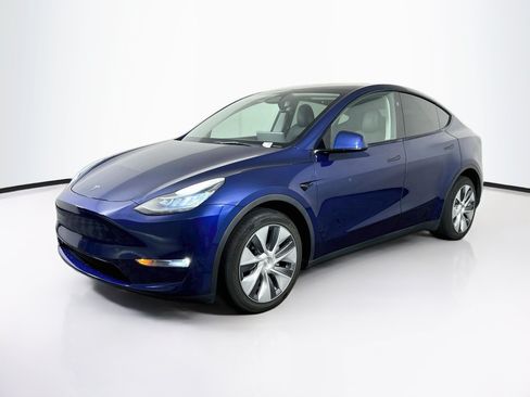 Used 2023 Tesla Model Y Long Range AWD/4WD image 3