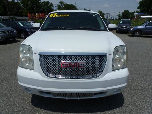 Used 2007 GMC Yukon Denali AWD/4WD image 3