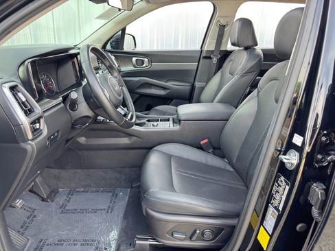 Used 2022 Kia Sorento S w/ Panoramic Sunroof Package image 16