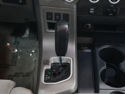 Used 2010 Toyota Sequoia SR5 AWD/4WD image 18