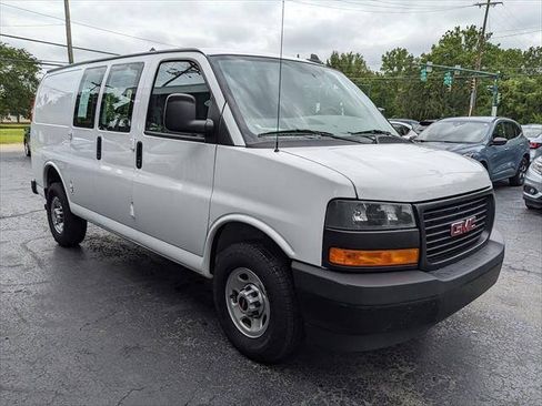 Used 2022 GMC Savana 2500 RWD image 6